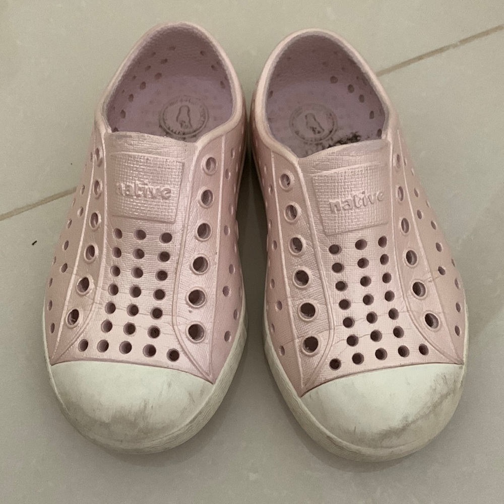Native Shoes in light pink